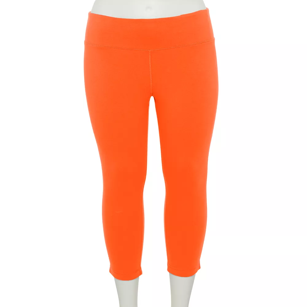 Plus Size Tek Gear® Essential High-Waisted Capri Leggings 4 Plus Size Tek Gear® Essential High-Waisted Capri Leggings - Image 4