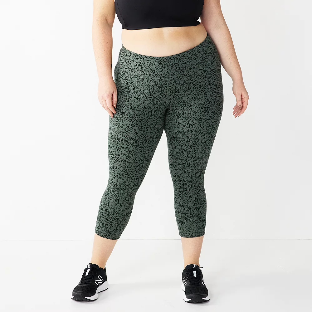 Plus Size Tek Gear® Essential High-Waisted Capri Leggings 3 Plus Size Tek Gear® Essential High-Waisted Capri Leggings - Image 3