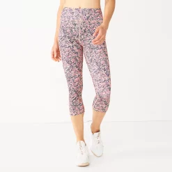 Women's Tek Gear® Core High-Waisted Capri Leggings 42 Women's Tek Gear® Core High-Waisted Capri Leggings -Tek Gear store 5234821 Coral Ditsy Floral